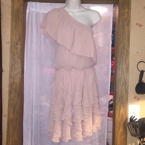 Jessica Simpson Dresses & Skirts - Jessica Simpson Layered Lace One Shoulder Dress